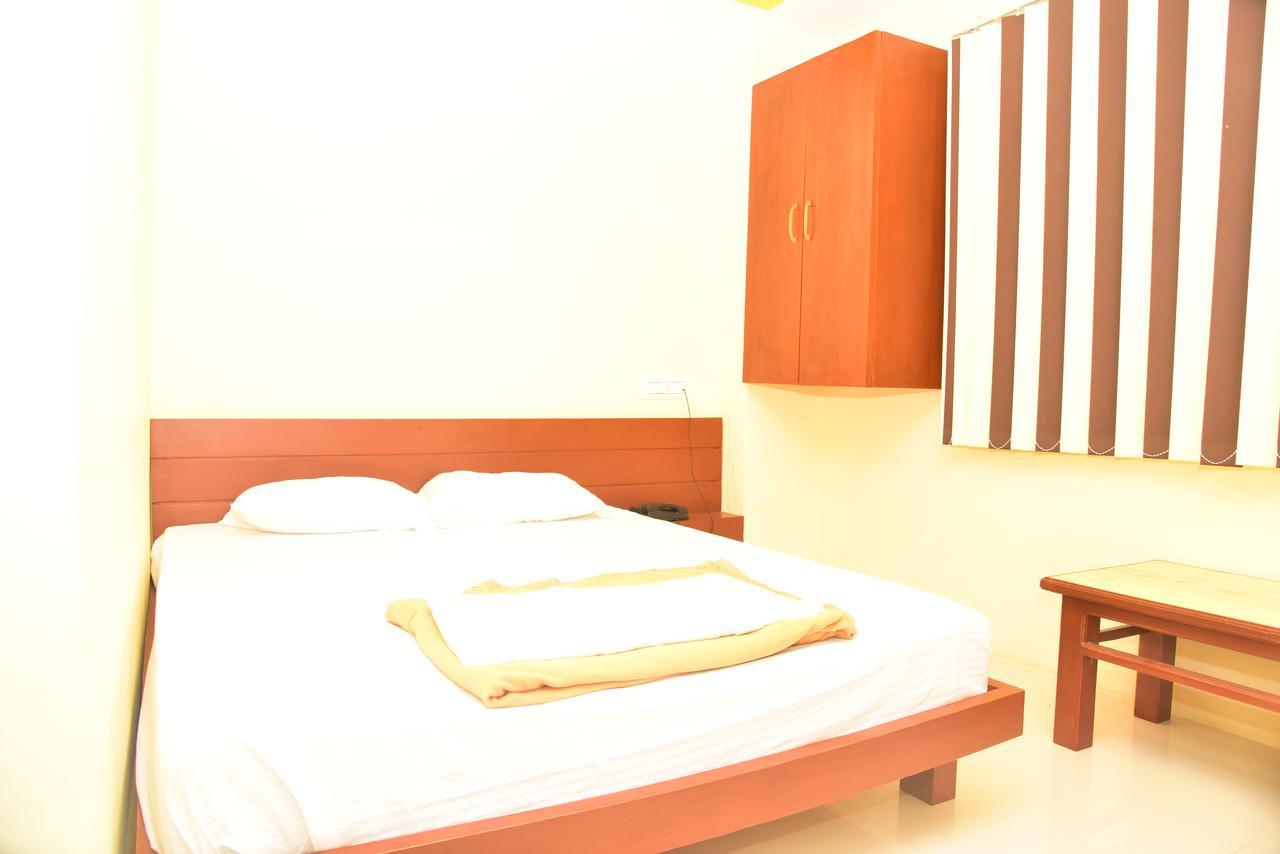 Bright Palace Restaurant And Residency Hotel Shimoga Exterior foto