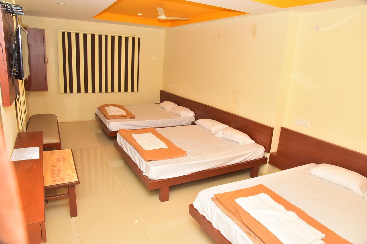 Bright Palace Restaurant And Residency Hotel Shimoga Exterior foto